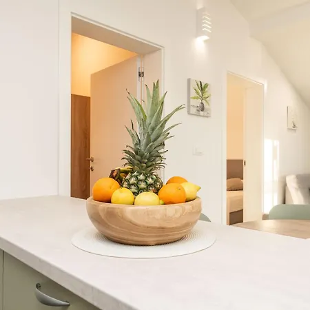 Modern Family With Sea View & Terrace - 2 Min Walk To * Nin