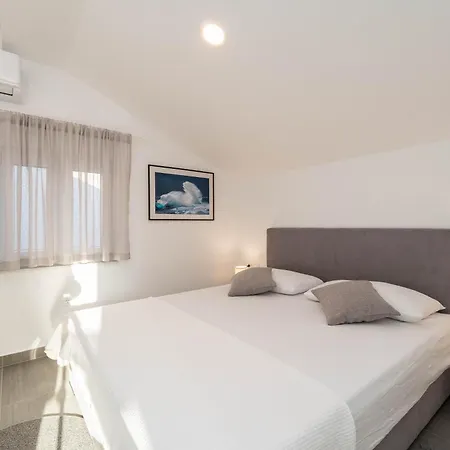 Modern Family With Sea View & Terrace - 2 Min Walk To Apartament